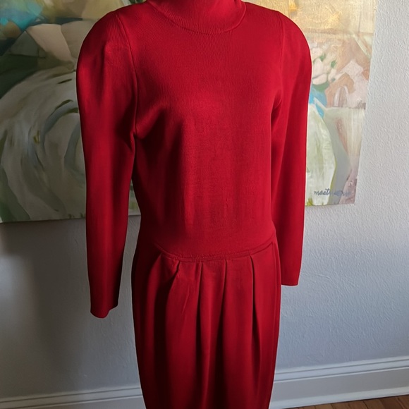 Vintage St. John knit dress red long sleeves size 6 - Picture 7 of 16